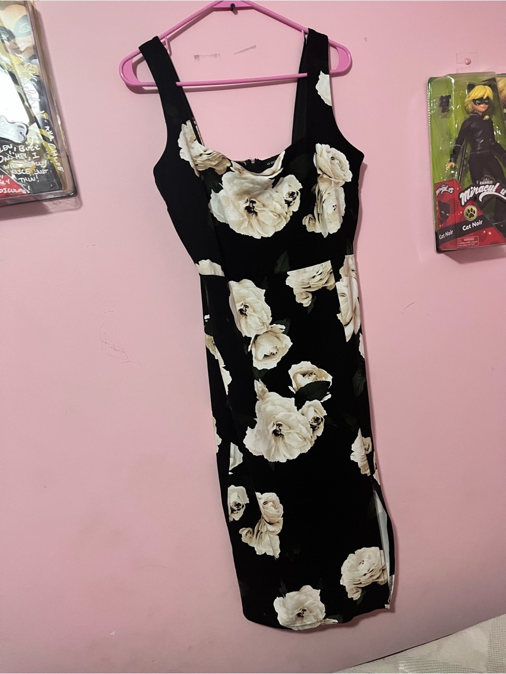 ⭐️Le Château black Floral Midi Dress with Cream Roses